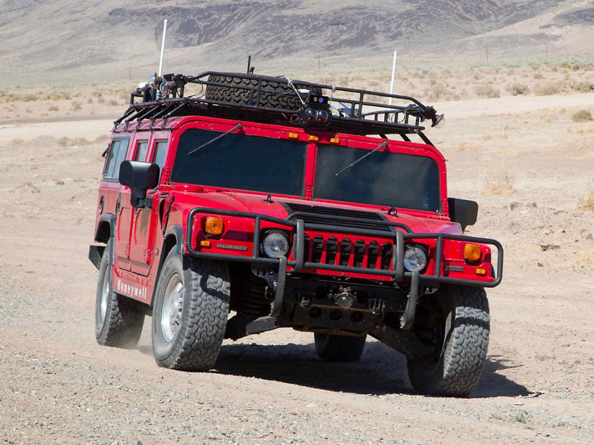 Hon-360-Display-Humvee-2880x14401.jpg