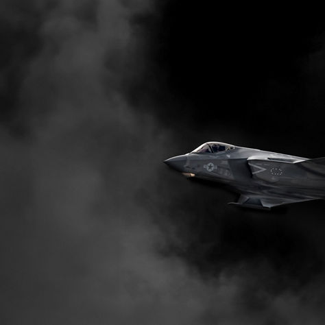 Modern fighter jet representing Honeywell Attune’s real‑time data analytics and performance optimization for defense missions.