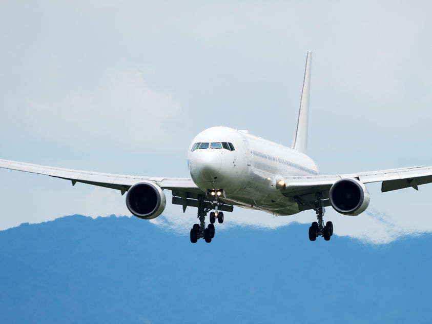 image of a Boeing 767-300 landing