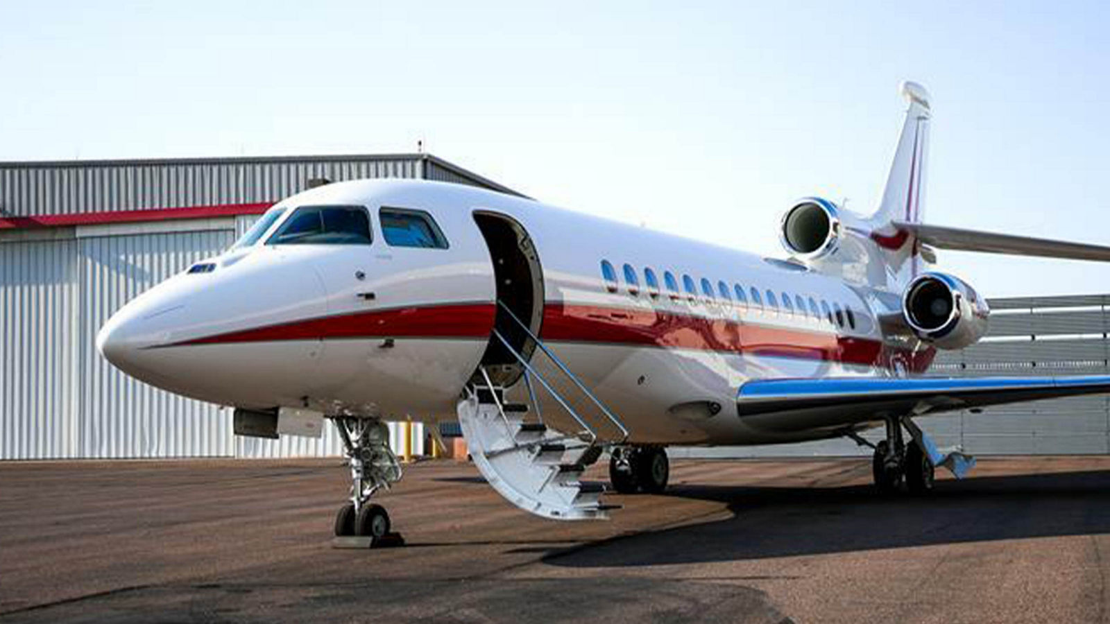 Dassault Falcon 8X Soars to New Heights 