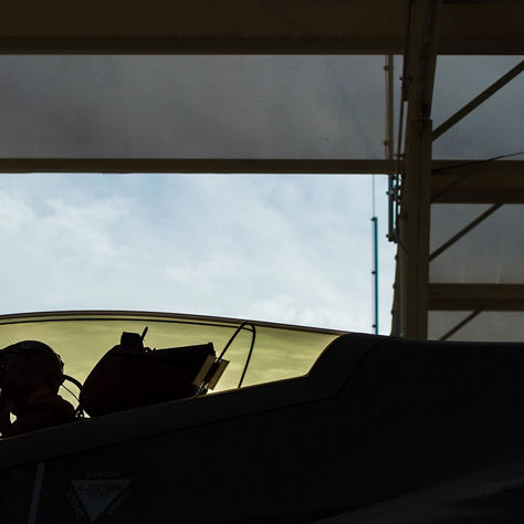 Aero-F-35-2880X1440-5.jpg