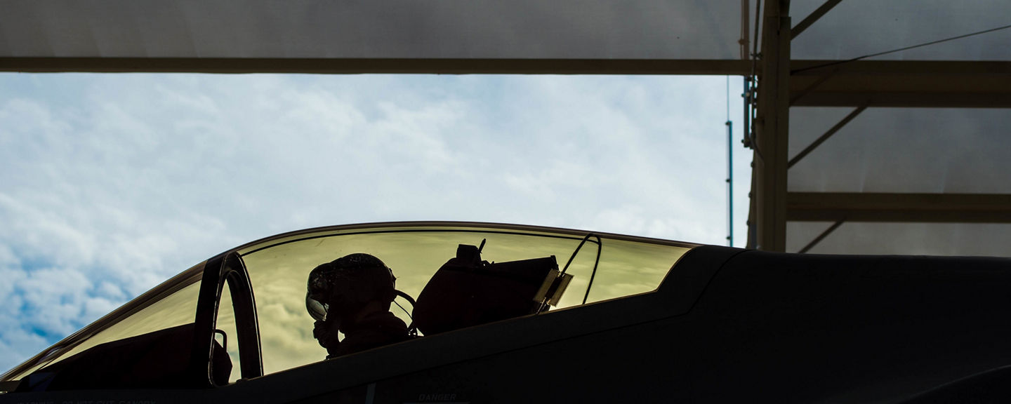 Aero-F-35-2880X1440-5.jpg